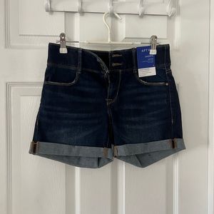 APT 9 mid-rise shorts - size 4